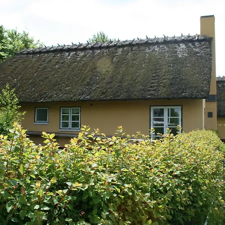 Grastenhus بيت للعطل Thurø By